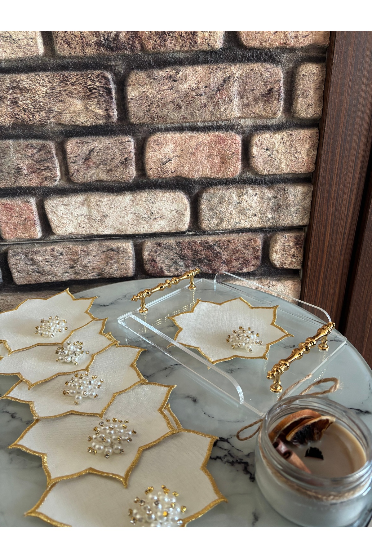 6 Adet İnci Broşlu Yıldız Model Gold Nakışlı Kokteyl & Kahve Yanı Sunum Peçetesi