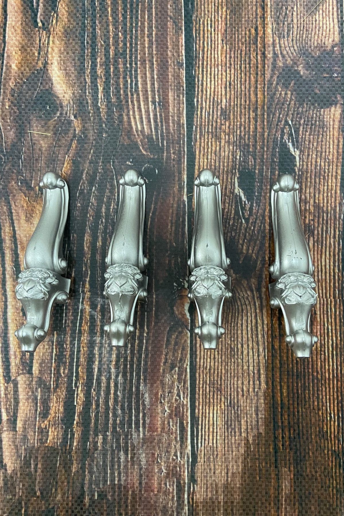 Plastik Küçük Ayak Gümüş Renk 4 Adet