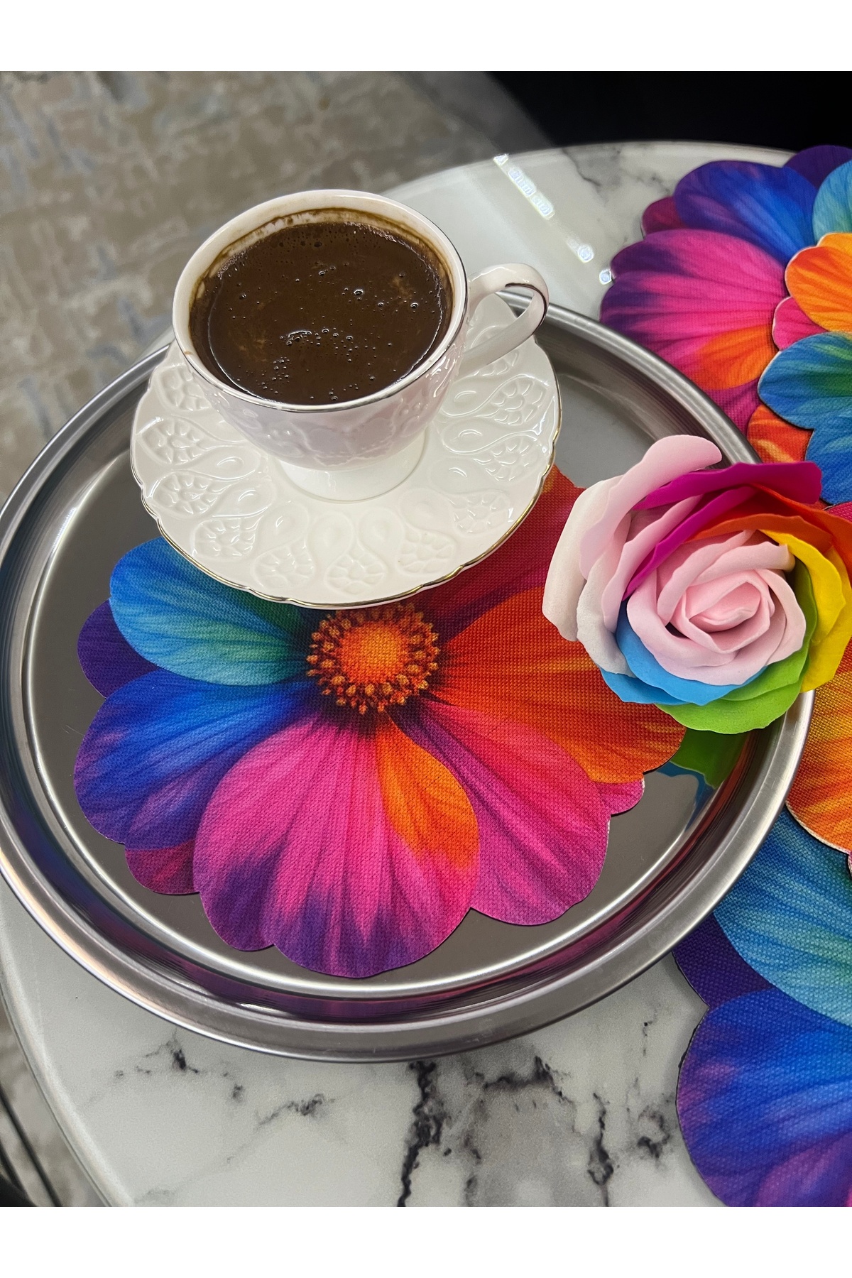 6 Adet Gerbera Çiçeği Desenli Leke Tutmaz Gardenya Kumaş Dijital Baskı Koketyl Sunum Peçetesi