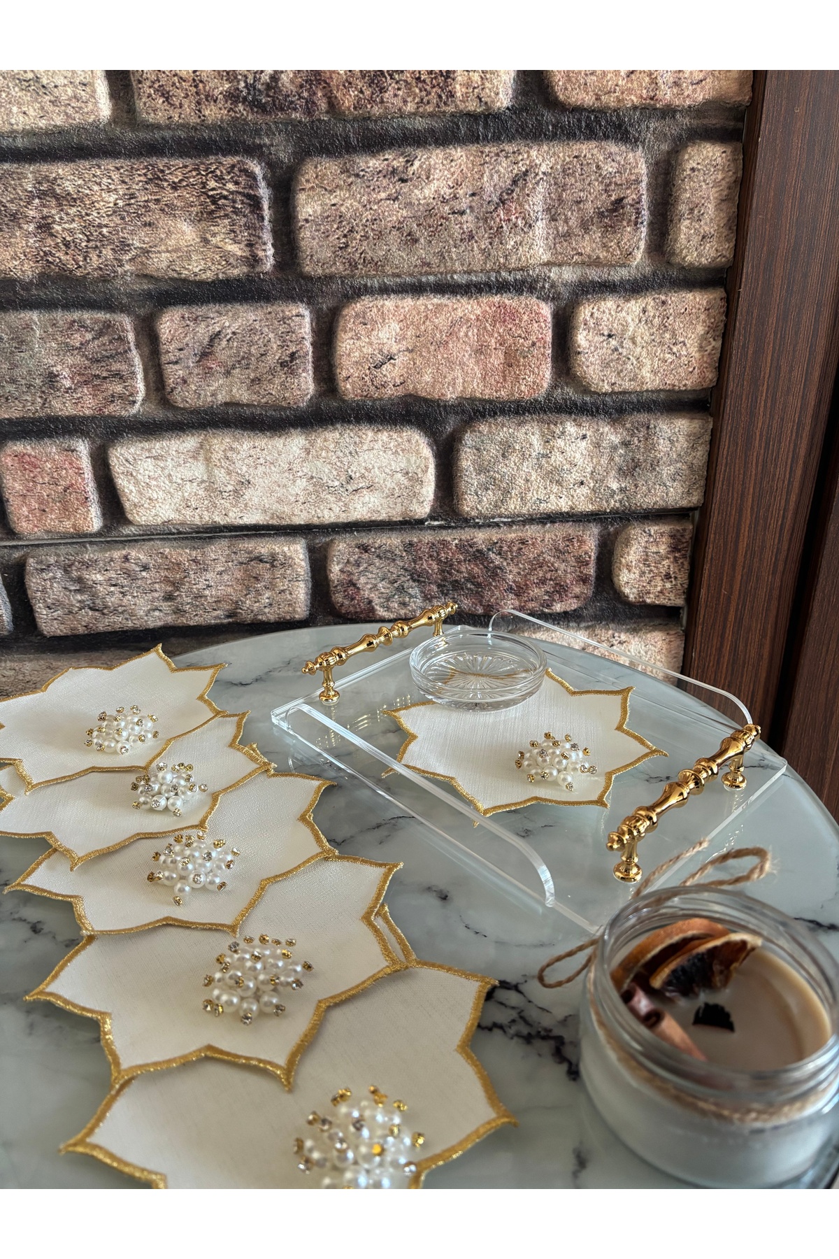 6 Adet İnci Broşlu Yıldız Model Gold Nakışlı Kokteyl & Kahve Yanı Sunum Peçetesi
